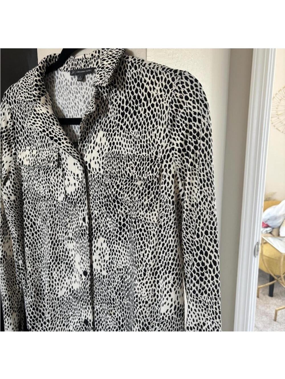 (Adrianna Papell) Monochrome Patterned Blouse